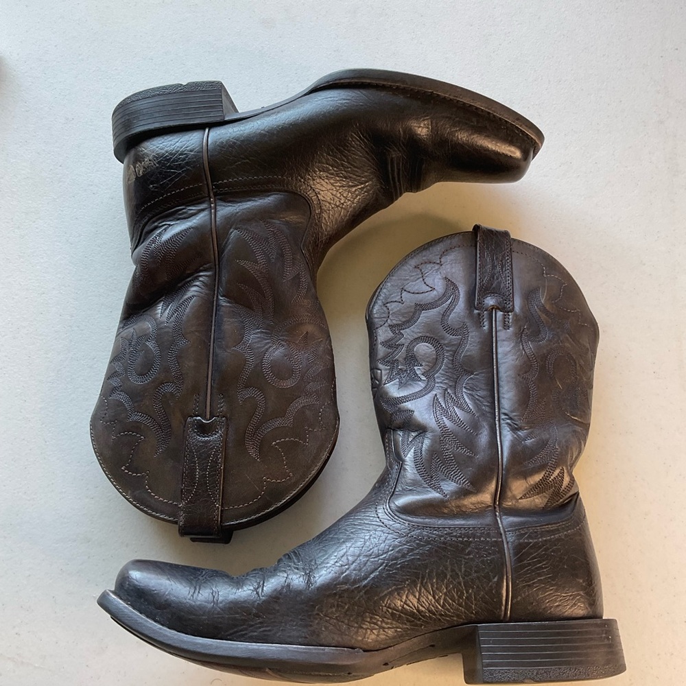 Ariat Heritage Western Men’s Boots square toe 9 EE Dark Brown
